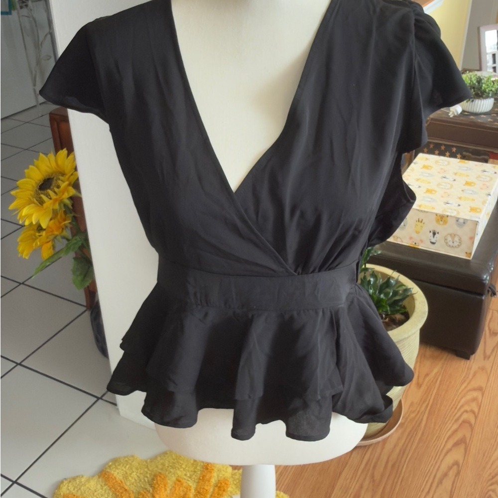 Love Tree Black Ruffle Peplum Blouse